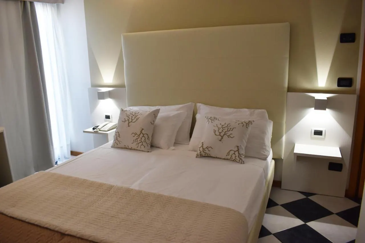 לידו די ג'סולו Hotel El Salvador Frontemare Piscina Riscaldata