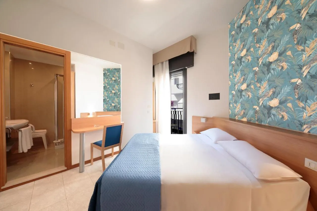 Hotel El Salvador Frontemare Piscina Riscaldata Lido di Jesolo 3*,  Italia