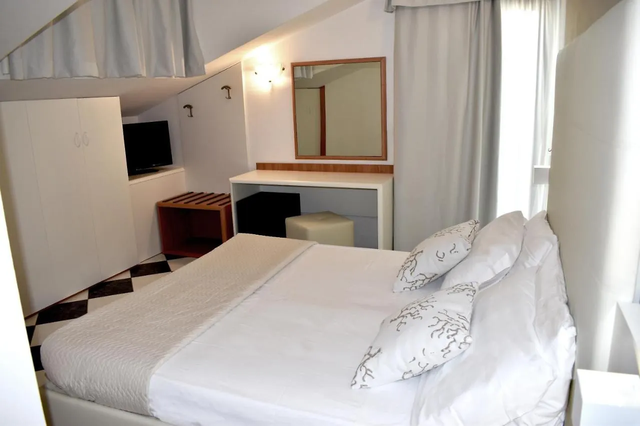 Hotel El Salvador Frontemare Piscina Riscaldata Lido di Jesolo