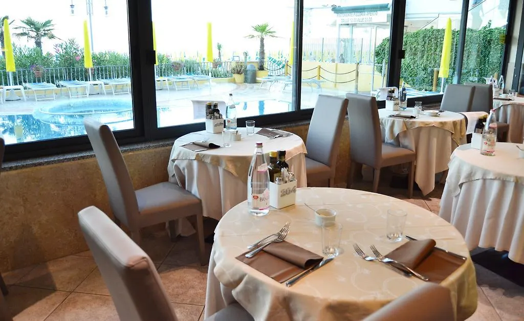 Hotel El Salvador Frontemare Piscina Riscaldata Lido di Jesolo Italien